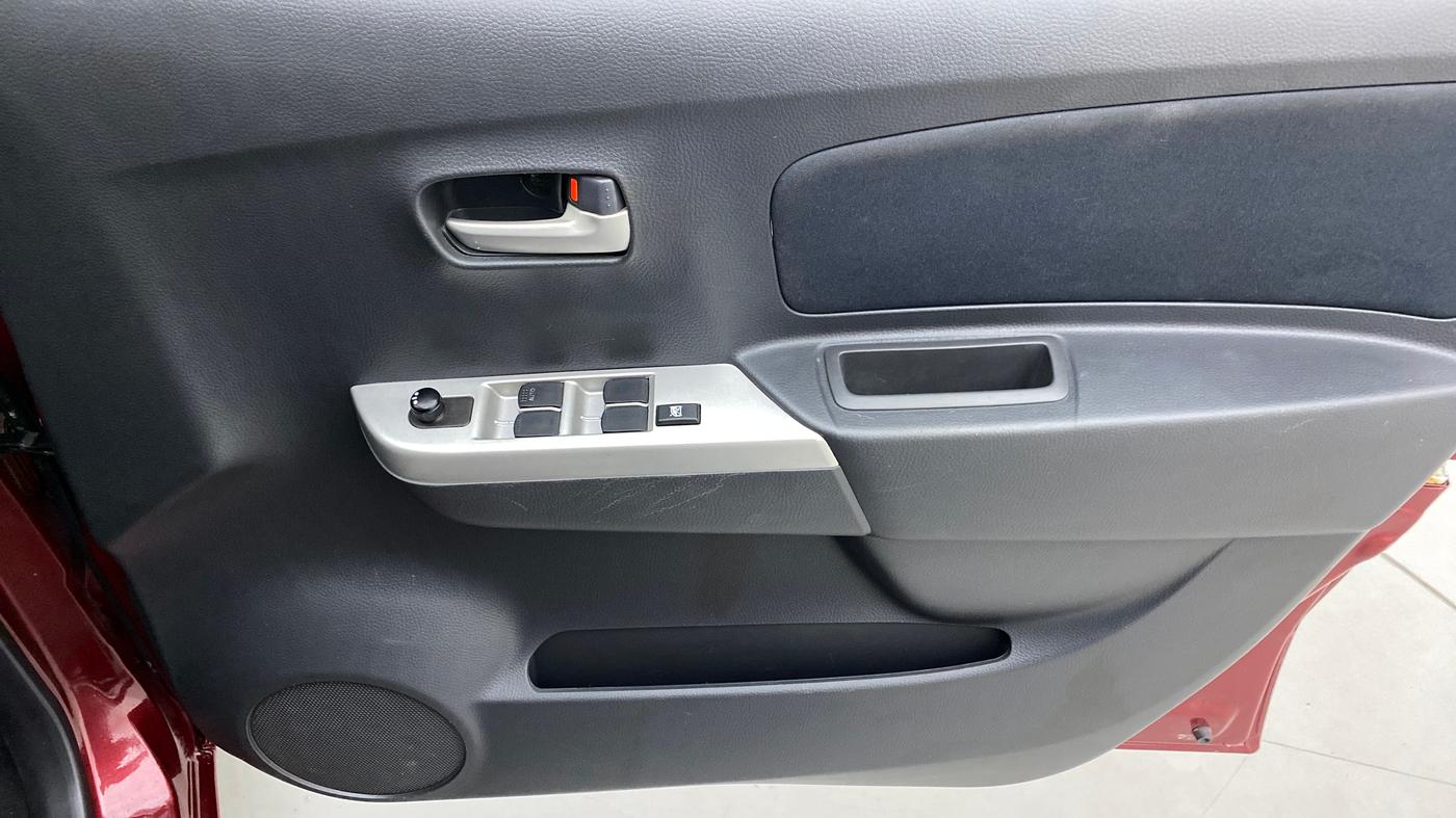 2012 Maruti Wagon R 1.0 VXI, Petrol, Manual, 24,045 km, Driver Side Door Panels Control