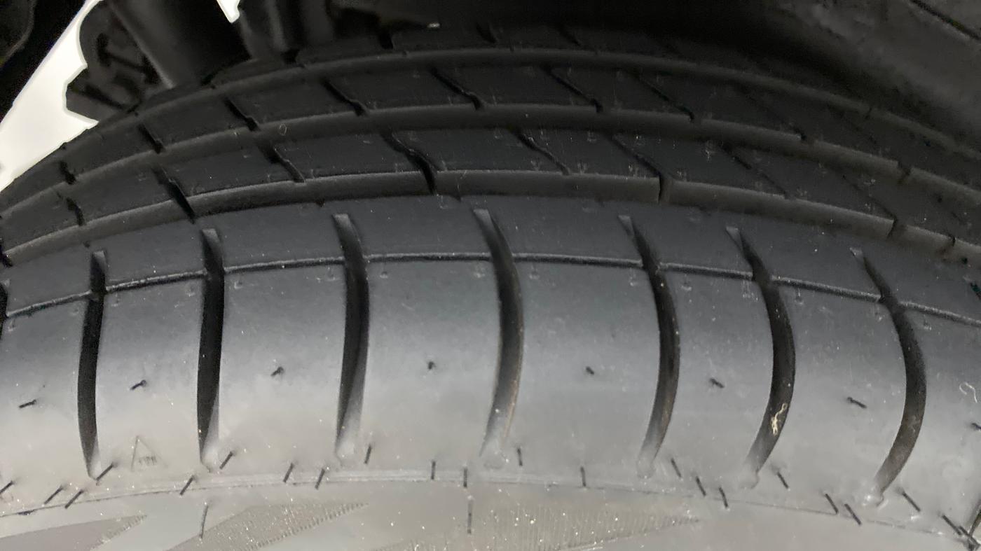 2012 Maruti Wagon R 1.0 VXI, Petrol, Manual, 24,045 km, Right Rear Tyre Tread