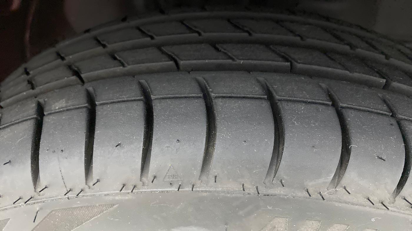 2012 Maruti Wagon R 1.0 VXI, Petrol, Manual, 24,045 km, Right Front Tyre Tread