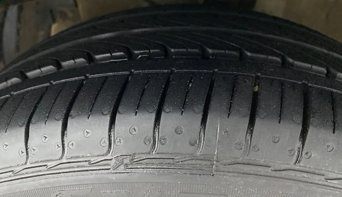 2020 Maruti Ciaz SIGMA 1.5 SHVS MT  PETROL, Petrol, Manual, 20,675 km, Left Front Tyre Tread