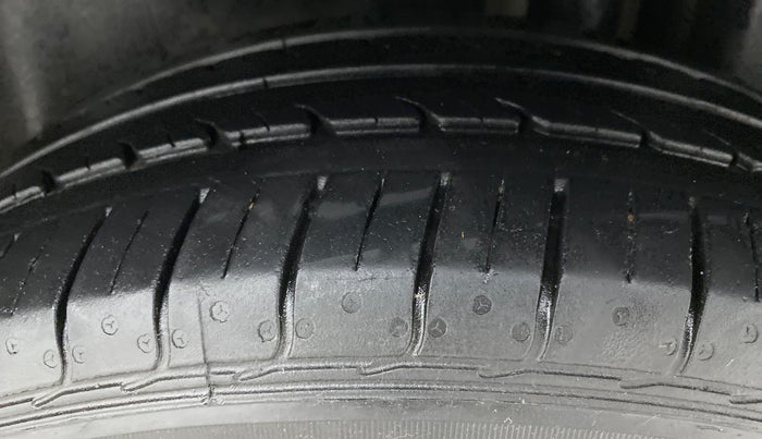 2020 Maruti Ciaz SIGMA 1.5 SHVS MT  PETROL, Petrol, Manual, 20,675 km, Left Rear Tyre Tread