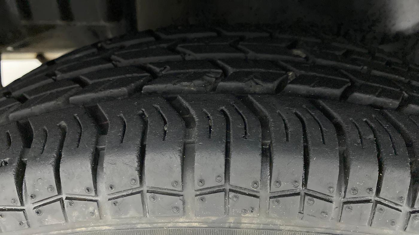 2017 Maruti Swift Dzire VXI (O), Petrol, Manual, 10,651 km, Right Rear Tyre Tread