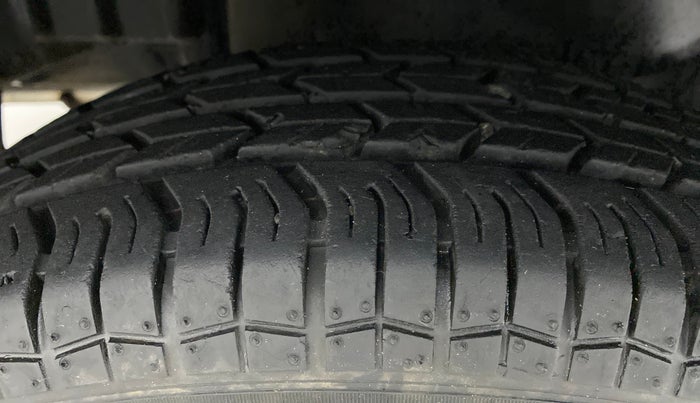 2017 Maruti Swift Dzire VXI (O), Petrol, Manual, 10,651 km, Right Rear Tyre Tread