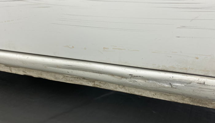2012 Toyota Etios Liva G SP, Petrol, Manual, 72,731 km, Left running board - Slightly dented