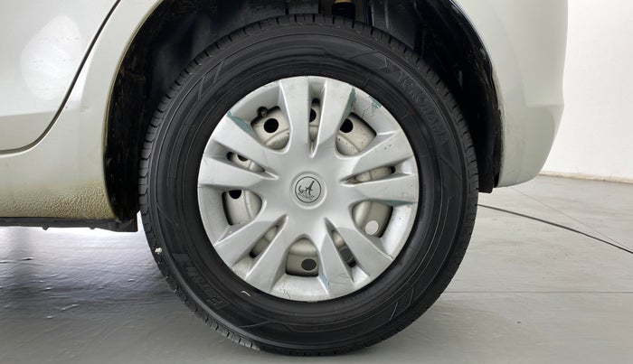 2011 Maruti Swift LXI, Petrol, Manual, 48,857 km, Left Rear Wheel