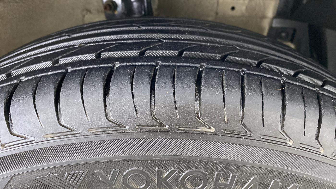 2011 Maruti Swift LXI, Petrol, Manual, 48,857 km, Right Front Tyre Tread