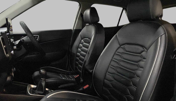 2020 Hyundai VENUE S 1.2, Petrol, Manual, 28,248 km, Right Side Front Door Cabin