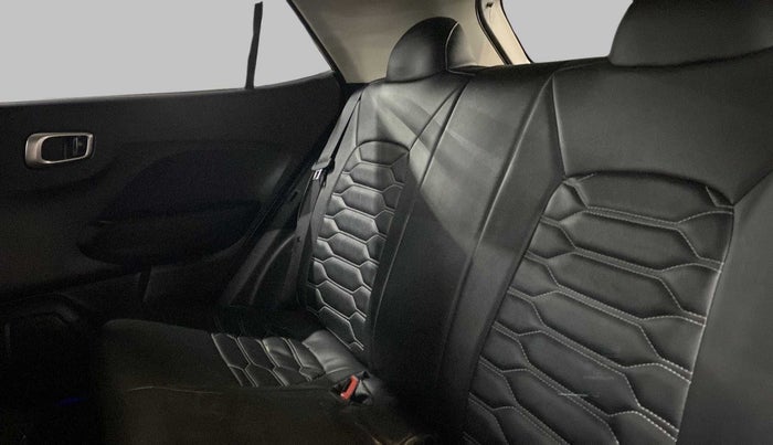 2020 Hyundai VENUE S 1.2, Petrol, Manual, 28,248 km, Right Side Rear Door Cabin