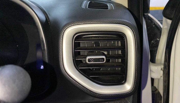 2020 Hyundai VENUE S 1.2, Petrol, Manual, 28,248 km, AC Unit - Front vent has minor damage