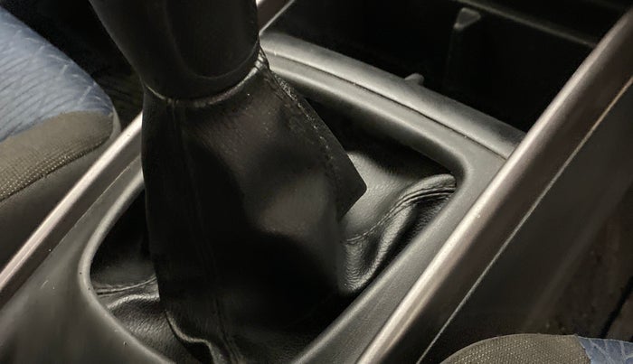 2019 Maruti Baleno DELTA PETROL 1.2, Petrol, Manual, 82,425 km, Gear lever - Boot Cover minor damage