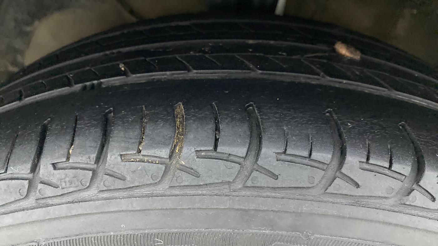2019 Maruti Baleno DELTA PETROL 1.2, Petrol, Manual, 82,425 km, Left Front Tyre Tread
