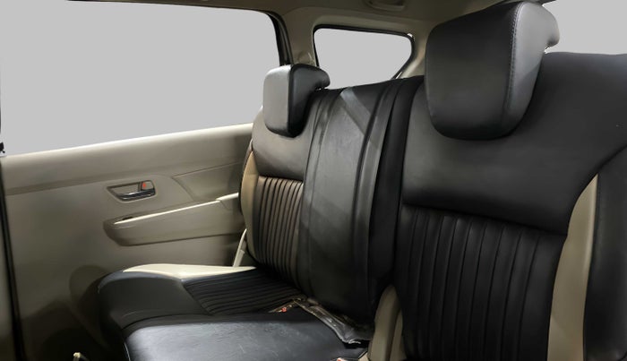 2022 Maruti Ertiga ZXI+ SHVS, Petrol, Manual, 25,255 km, Right Side Rear Door Cabin