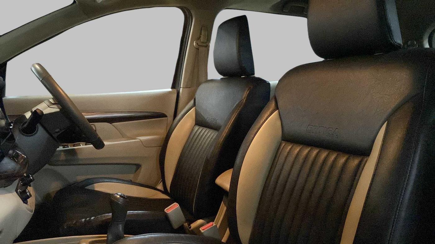 2022 Maruti Ertiga ZXI+ SHVS, Petrol, Manual, 25,255 km, Right Side Front Door Cabin
