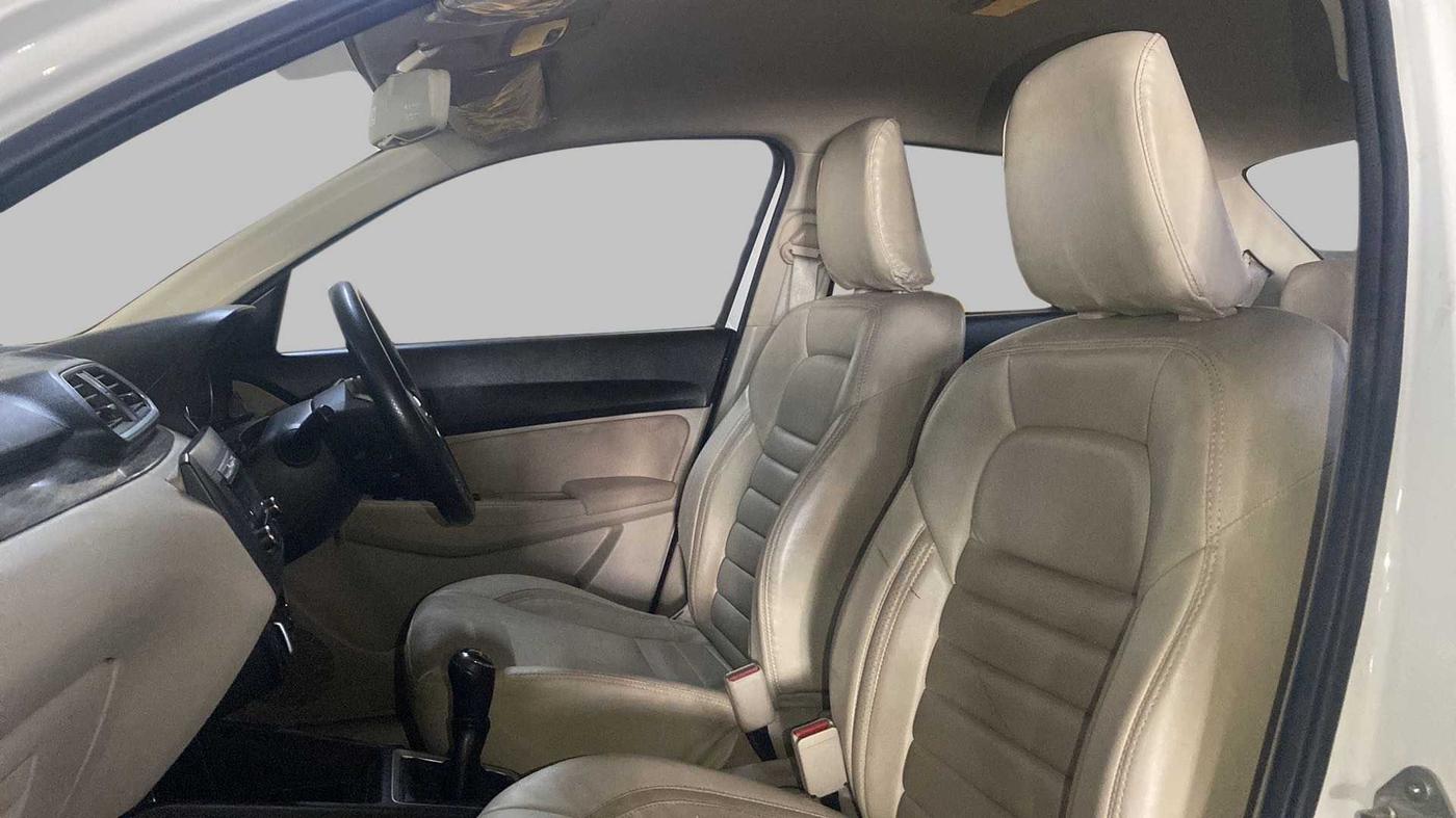 2020 Maruti Dzire VXI, CNG, Manual, 45,096 km, Right Side Front Door Cabin