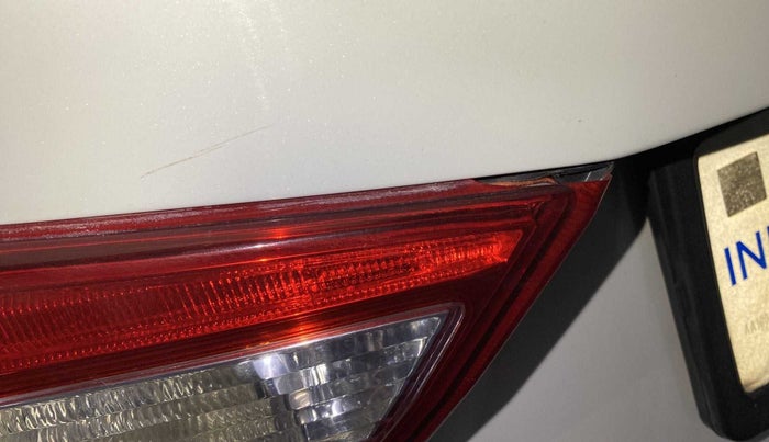 2017 Maruti Ciaz VDI+ SHVS, Diesel, Manual, 57,330 km, Left tail light - Minor damage