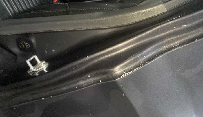 2017 Maruti Alto K10 VXI, Petrol, Manual, 29,012 km, Left C pillar - Minor scratches