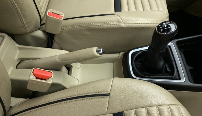 2020 Maruti Dzire VXI, Petrol, Manual, 42,584 km, Gear Lever