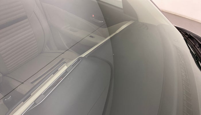 2020 Maruti Dzire VXI, Petrol, Manual, 42,584 km, Front windshield - Minor spot on windshield