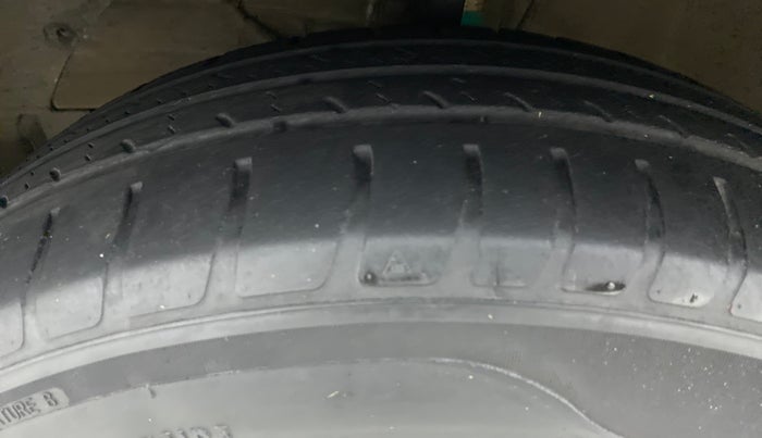 2020 Maruti Dzire VXI, Petrol, Manual, 42,584 km, Left Front Tyre Tread