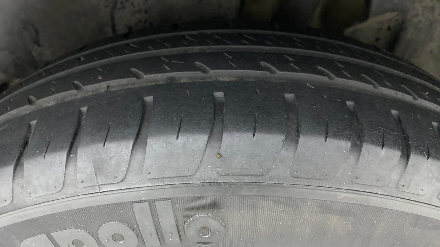 2020 Maruti Dzire VXI, Petrol, Manual, 42,584 km, Left Rear Tyre Tread
