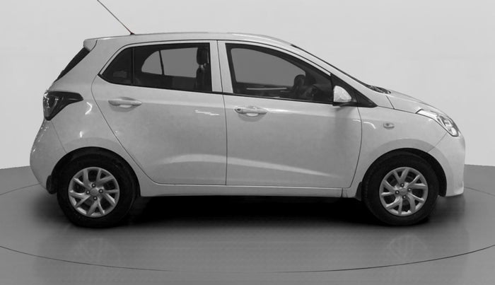 2017 Hyundai Grand i10 SPORTZ 1.2 KAPPA VTVT, Petrol, Manual, 31,311 km, Right Side View