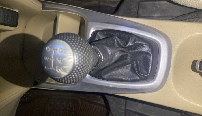 2010 Honda City 1.5L I-VTEC V MT, Petrol, Manual, 67,032 km, Gear lever - Boot cover slightly torn