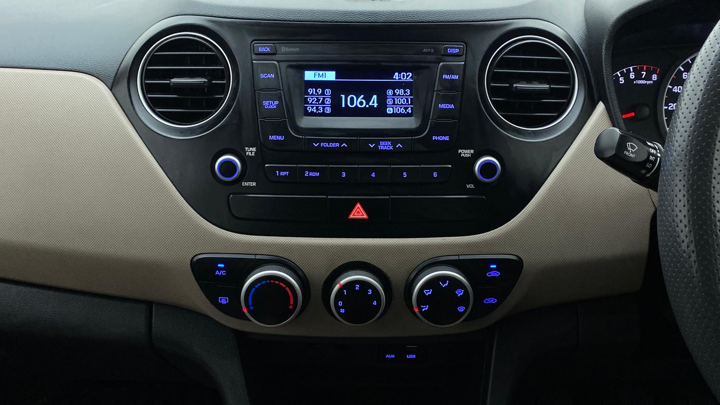 2016 Hyundai Grand i10 SPORTZ 1.2 KAPPA VTVT, Petrol, Manual, 61,733 km, Air Conditioner