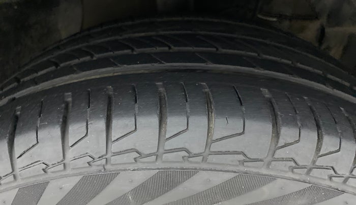 2021 Maruti S Cross SIGMA 1.5, Petrol, Manual, 15,239 km, Right Front Tyre Tread