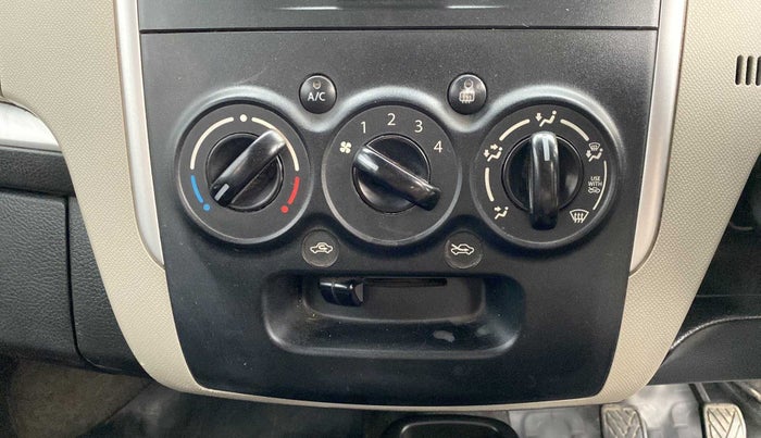 2014 Maruti Wagon R 1.0 VXI, Petrol, Manual, 72,729 km, AC Unit - Directional switch has minor damage