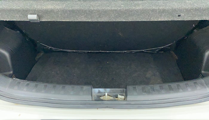 2014 Maruti Swift VDI, Diesel, Manual, 89,206 km, Boot Inside View