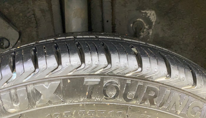 2016 Hyundai Elite i20 ASTA 1.2, Petrol, Manual, 1,01,012 km, Right Rear Tyre Tread