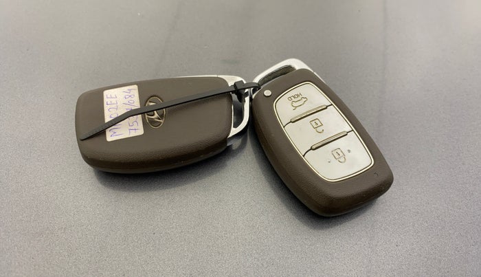 2016 Hyundai Elite i20 ASTA 1.2, Petrol, Manual, 1,01,012 km, Key Close Up