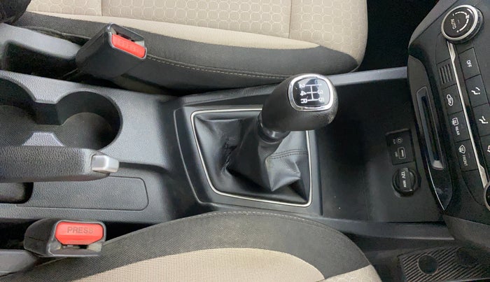 2016 Hyundai Elite i20 ASTA 1.2, Petrol, Manual, 1,01,012 km, Gear Lever