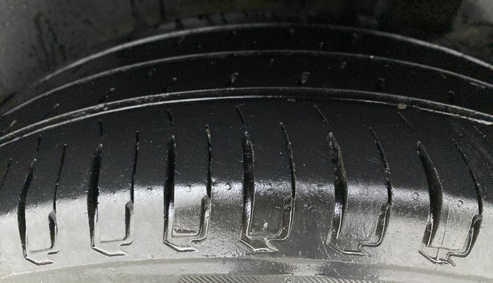 2017 Maruti Dzire ZDI PLUS AMT, Diesel, Automatic, 93,225 km, Left Rear Tyre Tread