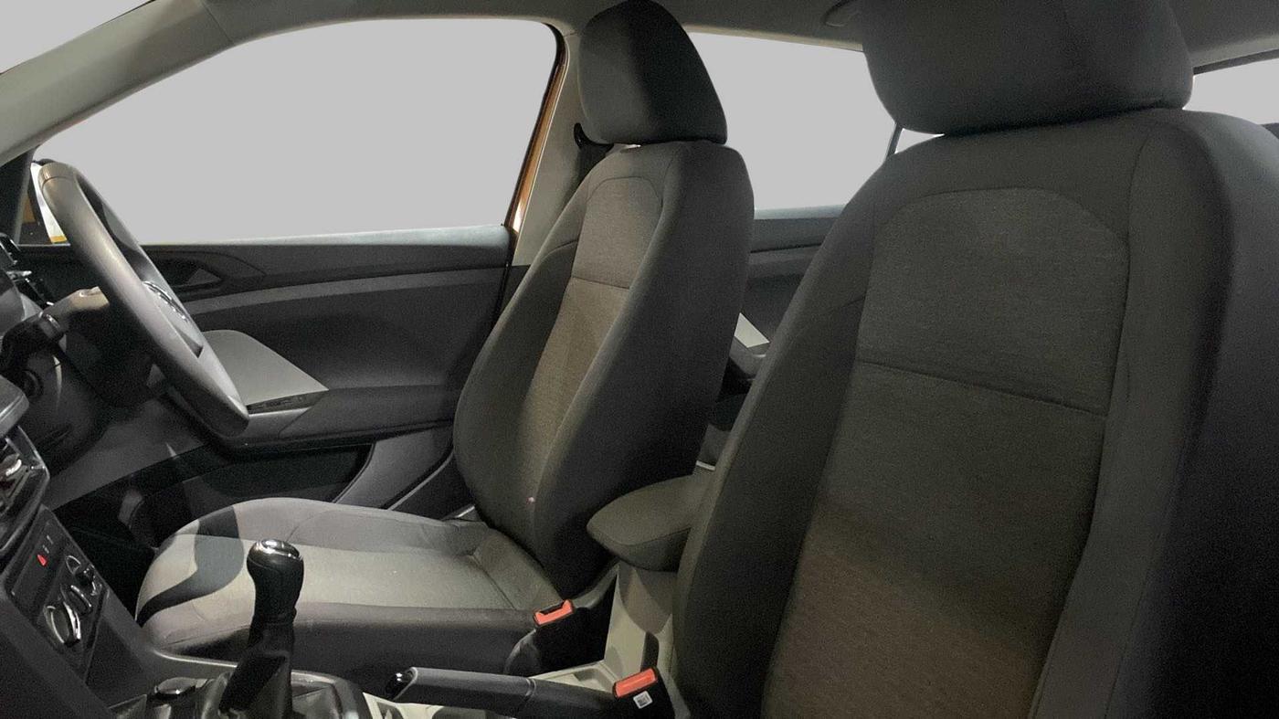 2021 Skoda KUSHAQ ACTIVE 1.0 TSI MT, Petrol, Manual, 21,150 km, Right Side Front Door Cabin