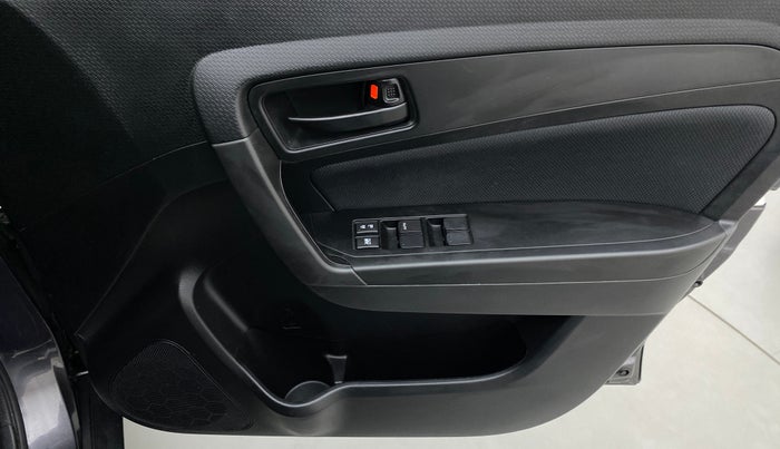 2020 Maruti Vitara Brezza VXI, Petrol, Manual, 12,988 km, Driver Side Door Panels Control