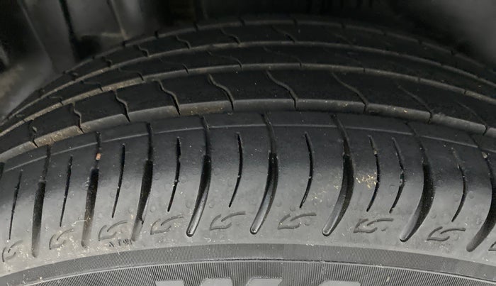 2020 Maruti Vitara Brezza VXI, Petrol, Manual, 12,988 km, Right Rear Tyre Tread