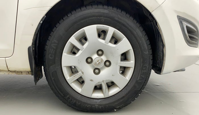 2013 Hyundai i20 MAGNA O 1.2, Petrol, Manual, 74,304 km, Right Front Wheel