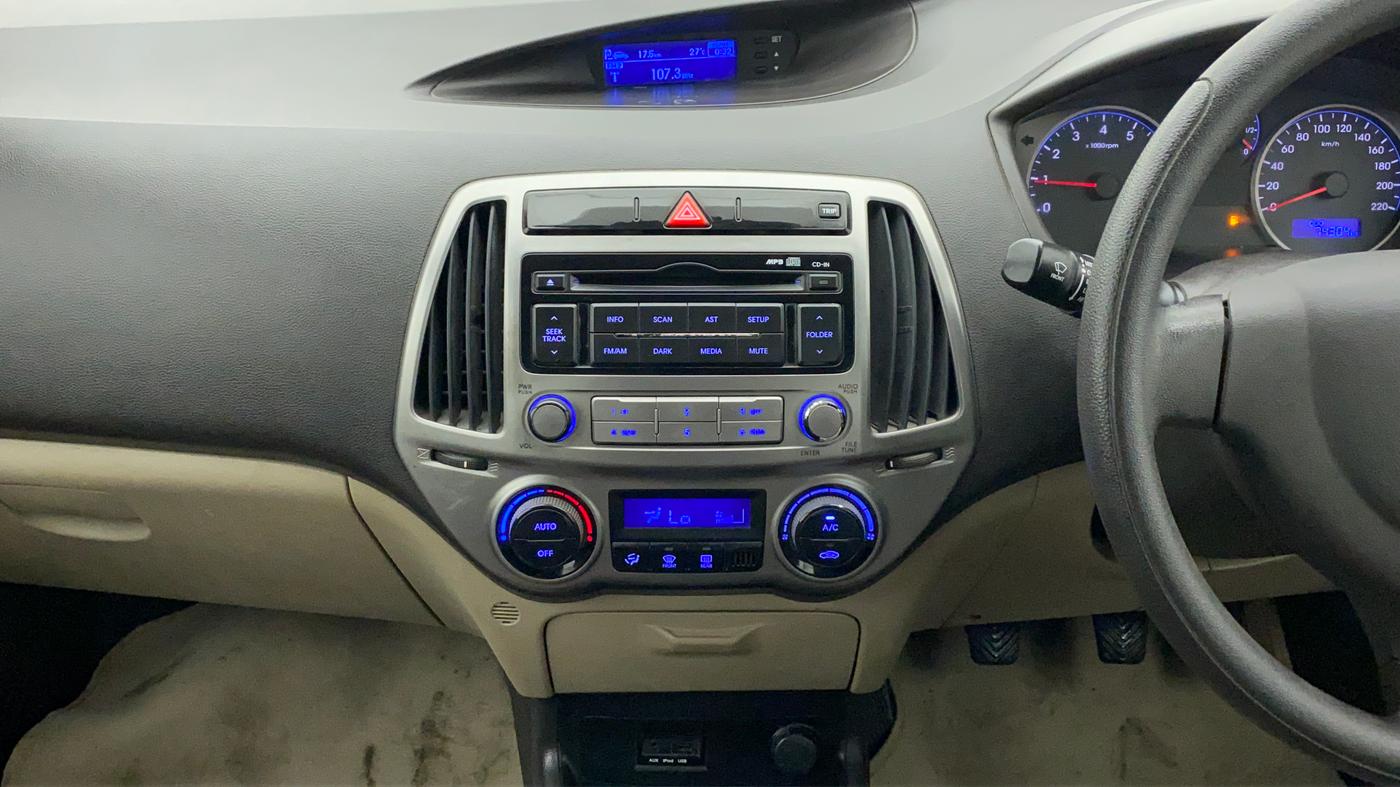2013 Hyundai i20 MAGNA O 1.2, Petrol, Manual, 74,304 km, Air Conditioner