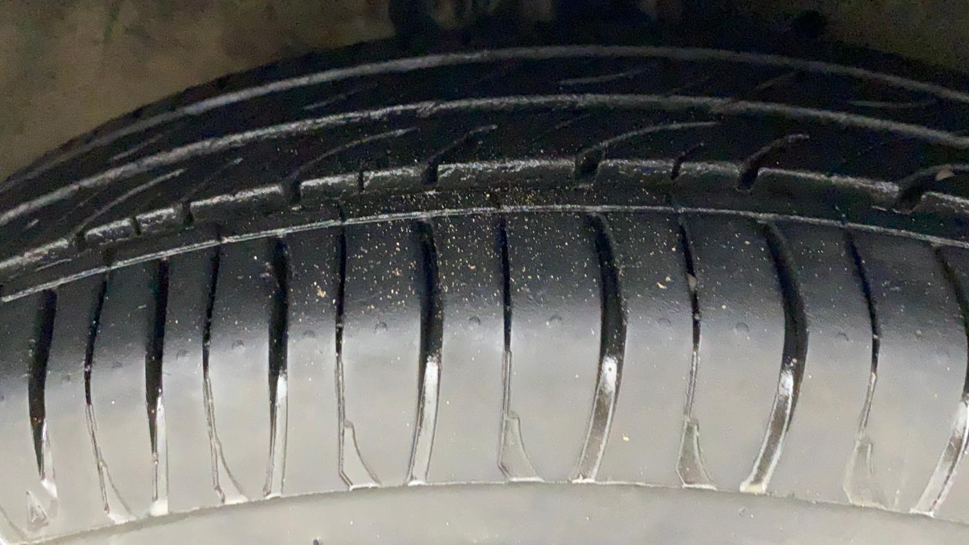 2015 Maruti Celerio VXI AMT, Petrol, Automatic, 46,562 km, Right Front Tyre Tread