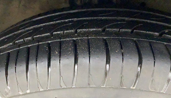 2015 Maruti Celerio VXI AMT, Petrol, Automatic, 46,562 km, Right Front Tyre Tread
