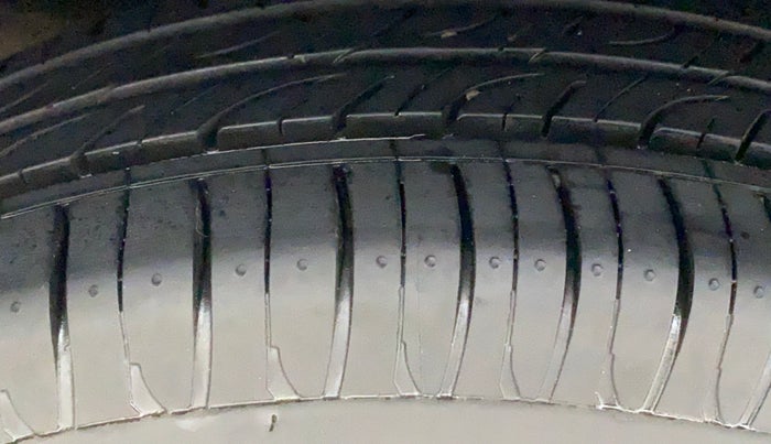 2015 Maruti Celerio VXI AMT, Petrol, Automatic, 46,562 km, Right Rear Tyre Tread
