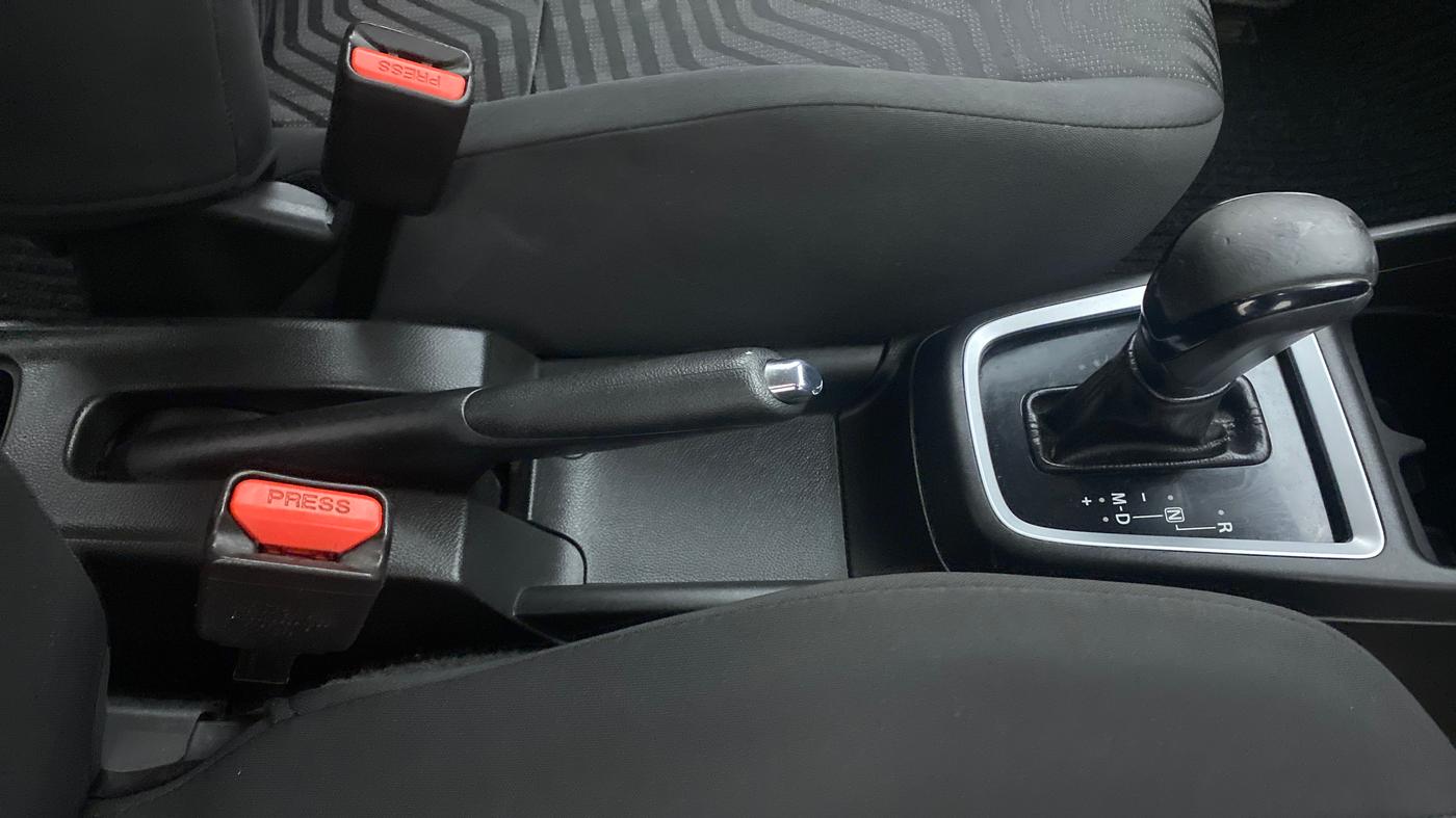 2018 Maruti Swift VXI AMT, Petrol, Automatic, 44,527 km, Gear Lever