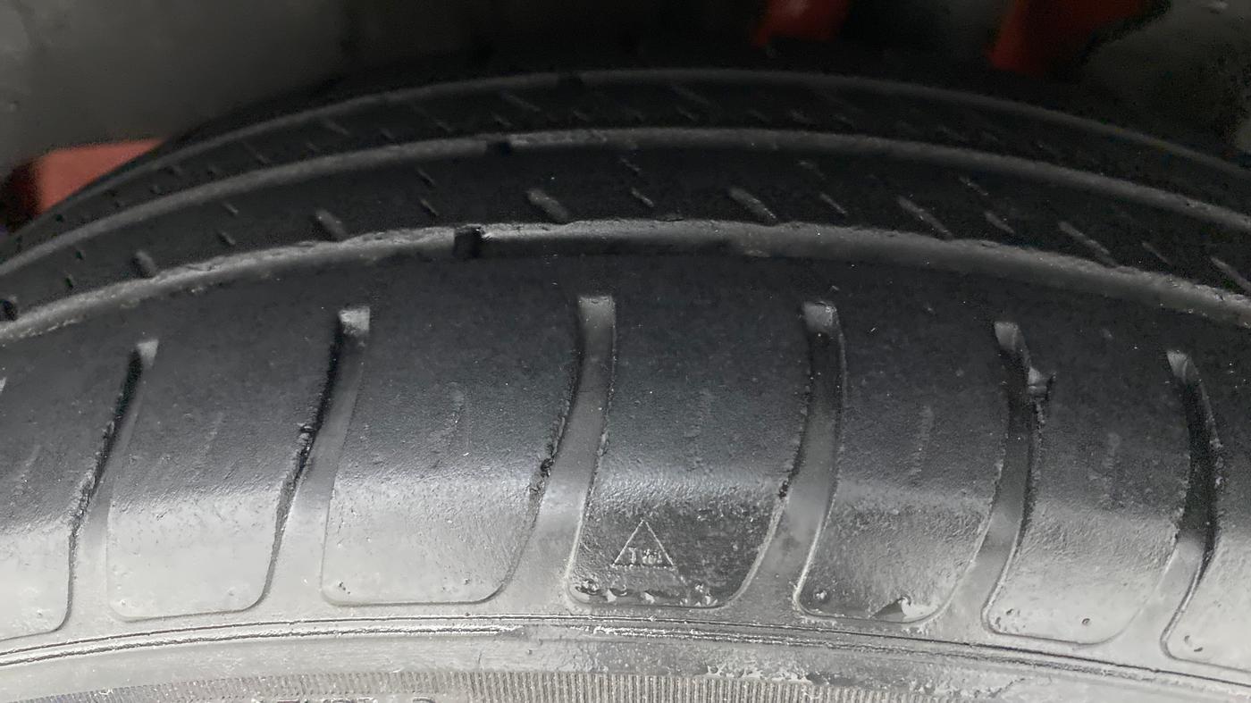 2018 Maruti Swift VXI AMT, Petrol, Automatic, 44,527 km, Left Rear Tyre Tread
