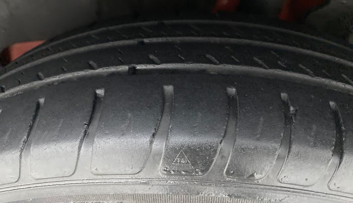 2018 Maruti Swift VXI AMT, Petrol, Automatic, 44,527 km, Left Rear Tyre Tread