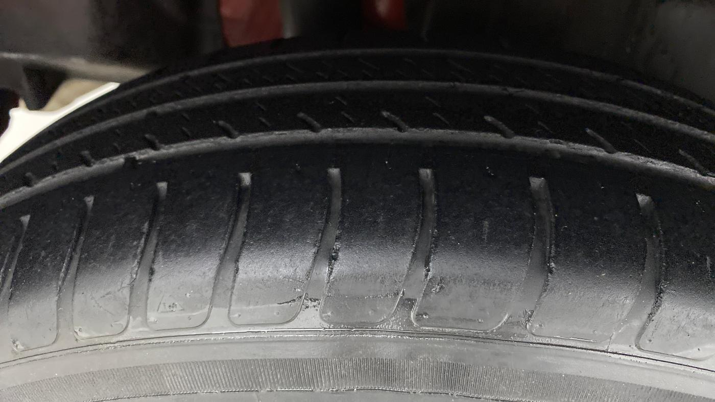 2018 Maruti Swift VXI AMT, Petrol, Automatic, 44,527 km, Right Rear Tyre Tread