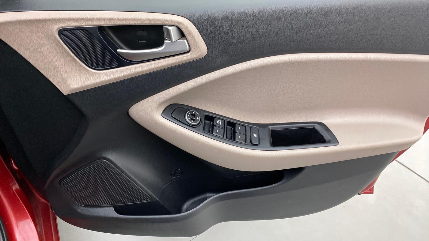 2019 Hyundai Elite i20 MAGNA PLUS 1.2, Petrol, Manual, 40,433 km, Driver Side Door Panels Control