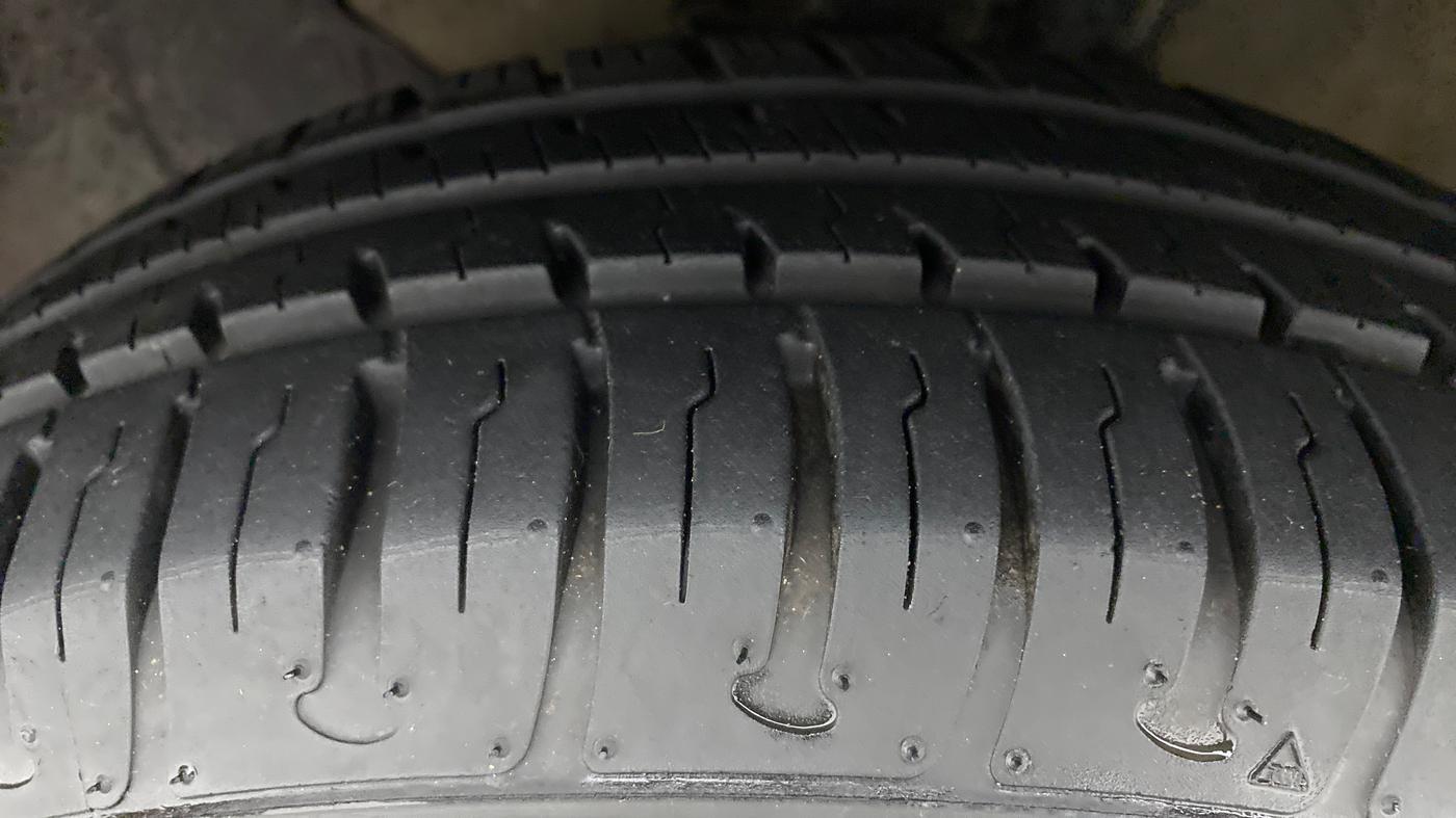 2019 Hyundai Elite i20 MAGNA PLUS 1.2, Petrol, Manual, 40,433 km, Left Front Tyre Tread