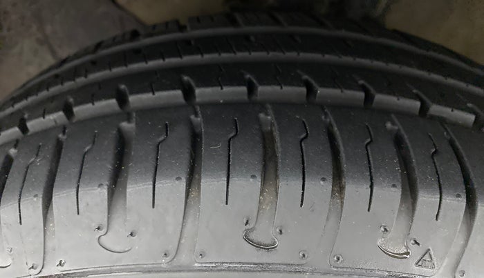 2019 Hyundai Elite i20 MAGNA PLUS 1.2, Petrol, Manual, 40,433 km, Left Front Tyre Tread