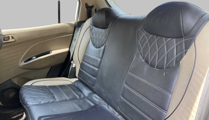 2018 Hyundai NEW SANTRO SPORTZ CNG, CNG, Manual, 66,932 km, Right Side Rear Door Cabin